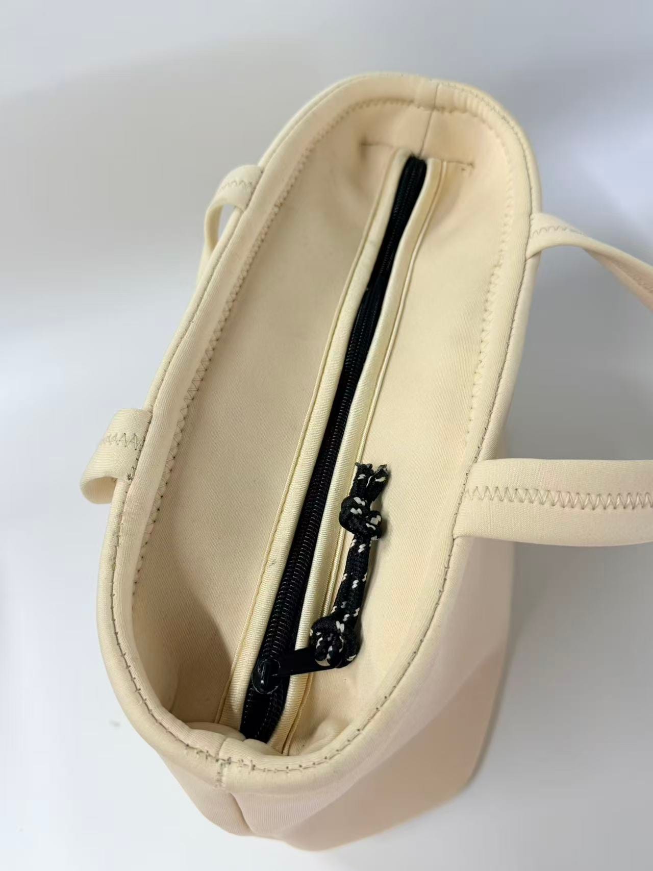Large Insulated Neoprene Cooler Bag product photo 4