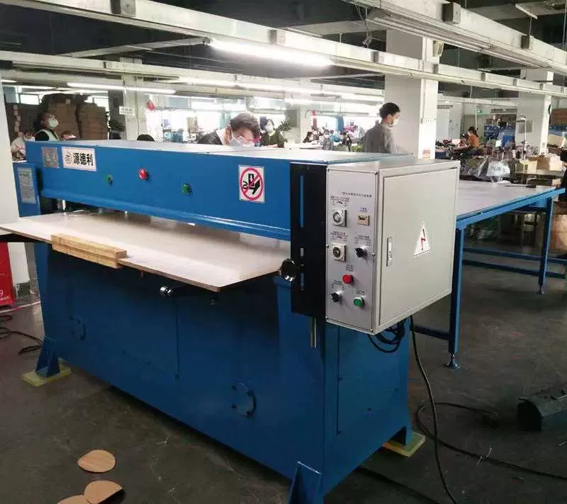 NeoMerc cutting equipment